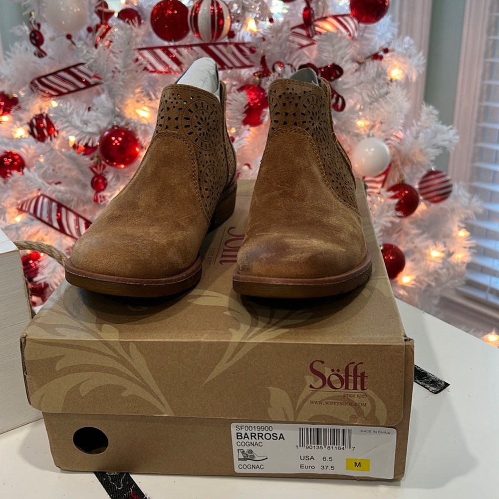 Sofft Barrosa Cognac booties sz 6.5 NEW